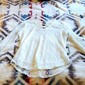 Whit lace long sleeve shirt